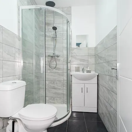 Sky Rooms One Bedroom Modern Studio Apartment 8 Birmingham Exterior photo