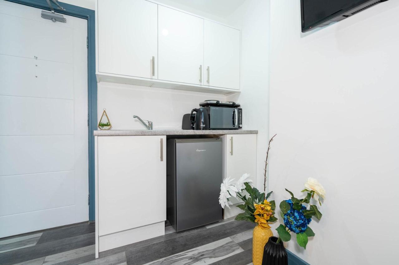 Sky One Bedroom Modern 8 Apartment Birmingham