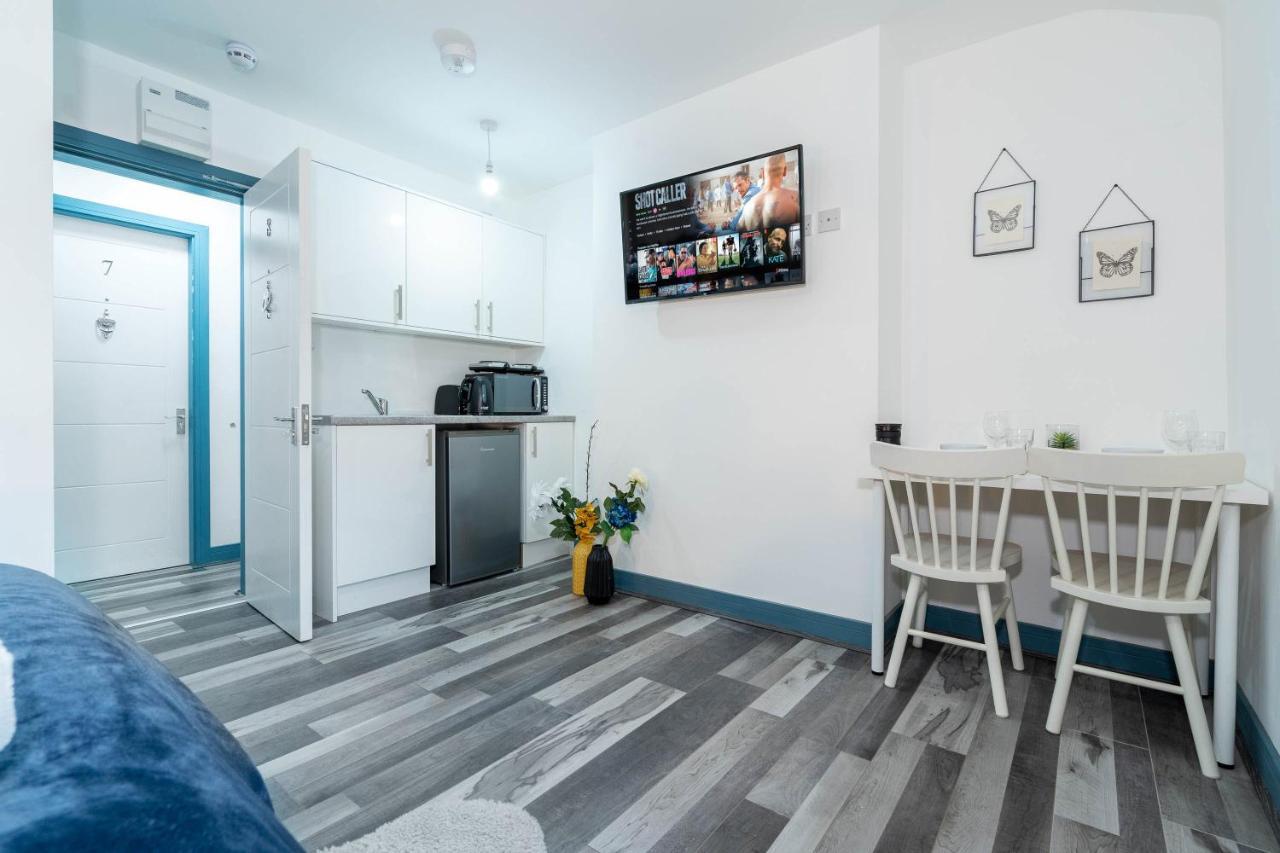 Sky One Bedroom Modern 8 * Birmingham